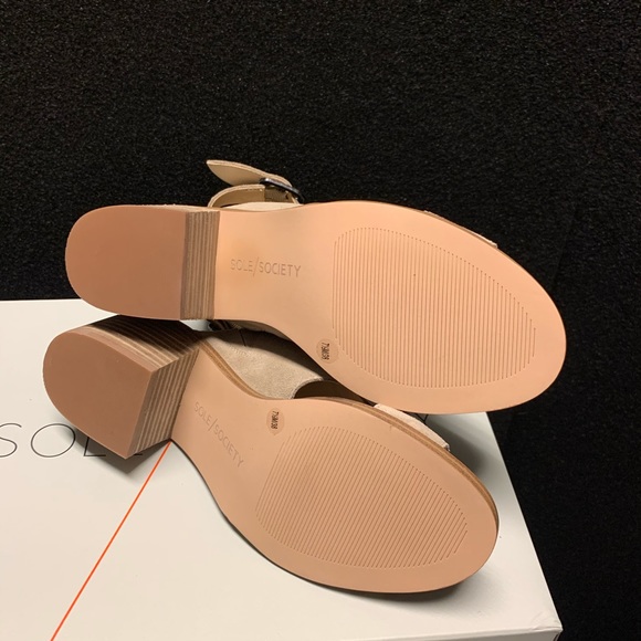 Tally Ankle Cuff Sandal
SOLE SOCIETY - Picture 15 of 16